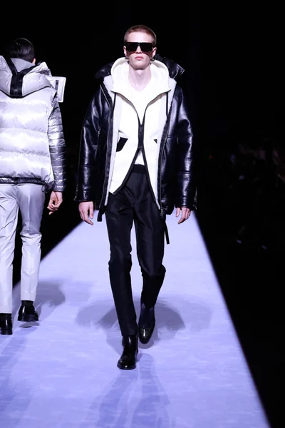 Look 30
